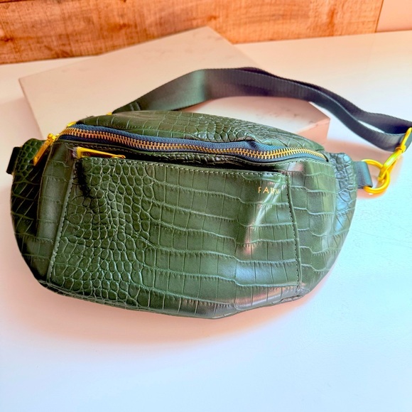 NWOT Rare Fawn Design Green Croc Embossed The Fawny Pack - Picture 3 of 9